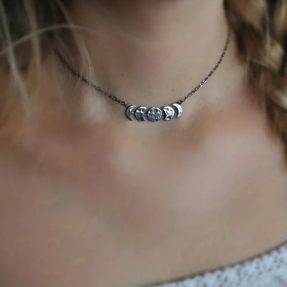 🍉5 for $25* Moon Phase Necklace - Picture 5 of 5